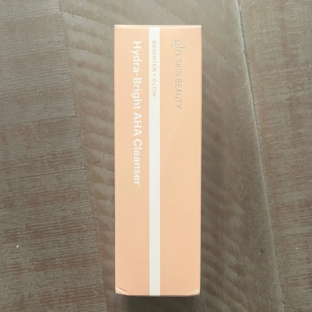 Glo Skin Beauty Hydra-Bright AHA Cleanser - Soft Peach